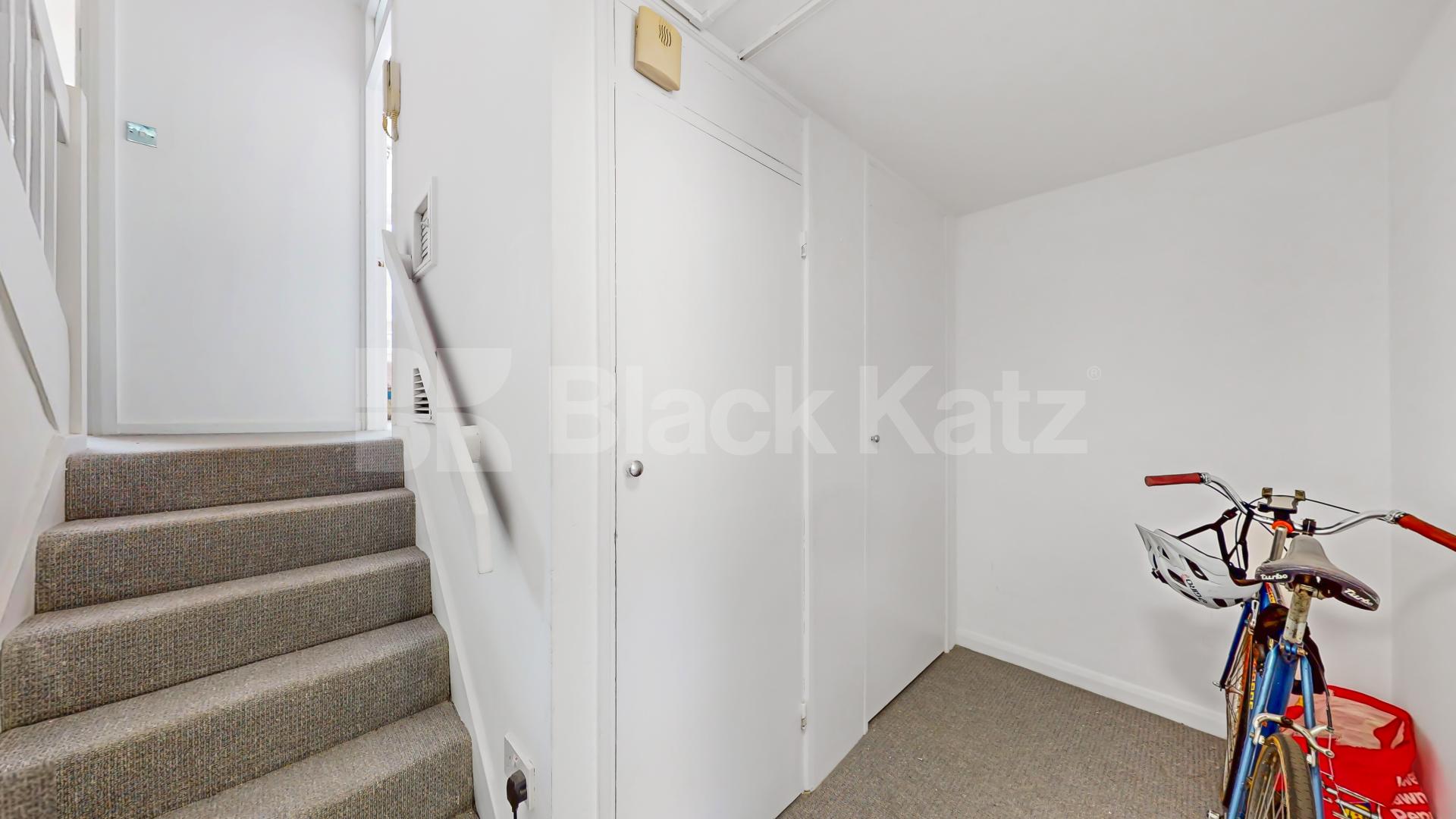 Spacious split level 3 bed mins to tube and Regents Park  Salisbury Street, Marylebone